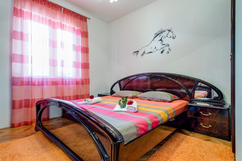Kaštela Apartment Marinely מראה חיצוני תמונה